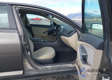 2015 Kia Optima Lx z USA, uszkodzony, nr VIN 5XXGM4A78FG371159